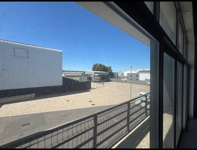 321M² WAREHOUSE TO LET IN BLACKHEATH INDUSTRIAL